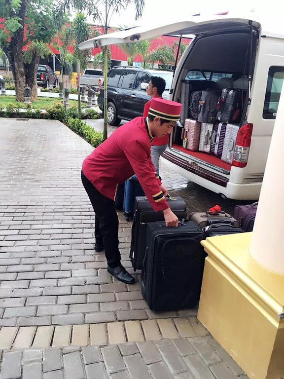 Jian Guo Grand Hotel Ban Si Khay Exterior photo